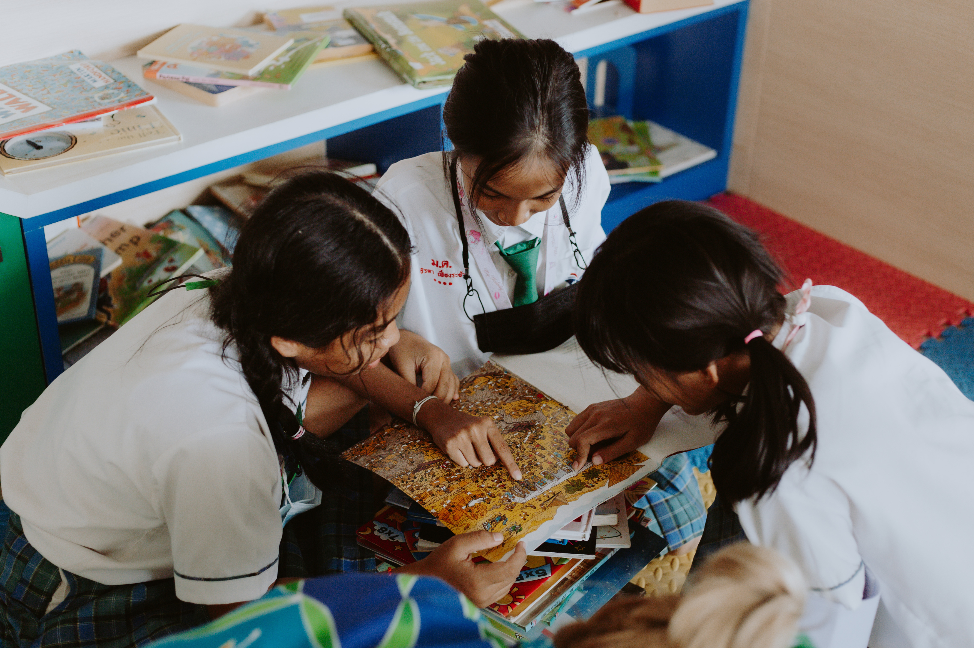 Children working together